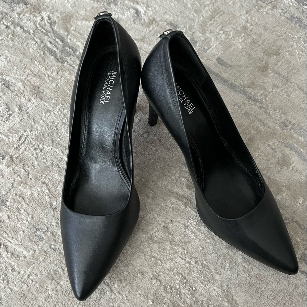 Michael Kors Classic Black Flex Pump